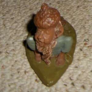 Estatuilla de resina gnomo Thomas F. Clark 1989 vintage "delgada" 3" de alto coleccionable usada en excelente estado - Imagen 1 de 4