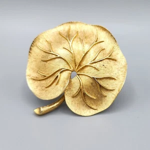1962 Crown Trifari LOTUS LEAF Brushed Gold Tone Trifanium Brooch AD PIECE - Picture 1 of 12