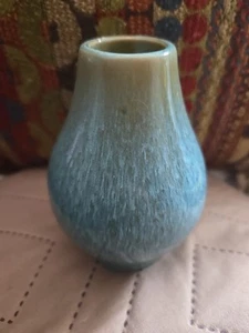 VTG POTTERY BUD VASE GREEN APPROX. 4.5" - Picture 1 of 4