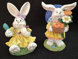 Paar 5"" Harz Mädchen Ostern Hase Kaninchen Figuren in leuchtend gelben Kleidern - Bild 1 von 10
