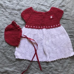 Vestito e cappello neonato rosso e bianco all'uncinetto leggi - Foto 1 di 14