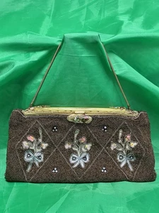 Cartera de mano de bronce dorado con cuentas pesadas con diseño floral + broche de esmalte - Imagen 1 de 10