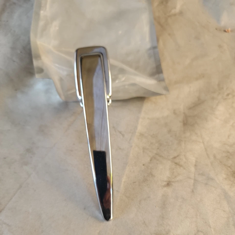 Original genuine exterior door handle for Vw Beetle 1961-63 non locking - Image 1 of 4