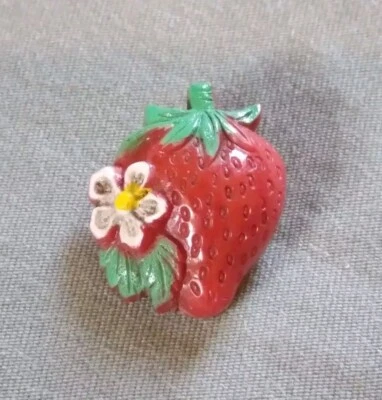 Vintage Strawberry Plastic Button. - Image 1 of 4