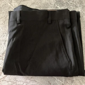 New Men's Dockers Black Pinstriped Dress Pants Size 40X30 MSP $80 - Picture 1 of 10