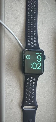 Apple Watch Modelo A1758 MNYY2LL/A Funciona Cristal agrietado   Foto 1 de 4