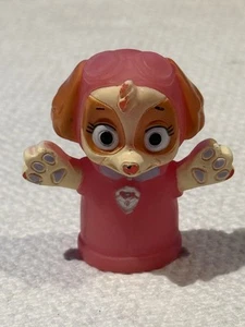 Nickelodeon PAW PATROL Finger Puppet~SKYE~2” Tall Pre-Loved - Imagen 1 de 4