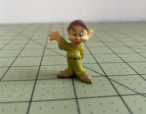 Miniature Dopey Disney Seven Dwarfs Snow White toy figure - Picture 1 of 7