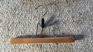 5 St. Hosenspanner, Holz, Hosenklemmbügel Kleiderbügel - Bild 1 von 2