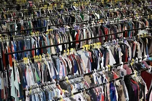 10 kg Klasse A Damen Kleidung meist Sommer Wiederverkauf Export etc Restposten Konvolut - Bild 1 von 1