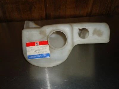 Nuevo NOS OEM GM botella de líquido para lavadora de parabrisas 22071462 1987-1989 Pontiac 6000 Foto 1 de 3