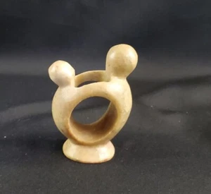 Estatuilla de piedra de jabón padre niño tallada a mano escultura de piedra vintage madre - Imagen 1 de 9