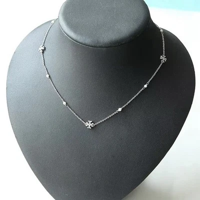 Delicado collar de perlas Kira Tory Burch en plata🩶🤍 Foto 1 de 4