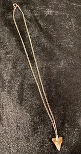 Stone Pendant Arrowhead / Arrow Shaped Necklace Unknown Stone With Chain - Picture 1 of 4