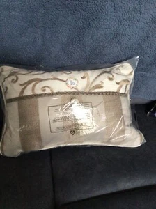 Croscill Anessa Boudoir bedpillow, New in package, 12 x 18 - Picture 1 of 5