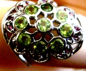 new HUGE STG.SILVER NATURAL Peridot Rhodolite Garnet RING 8 MARKED 925 + BOX - Picture 1 of 4
