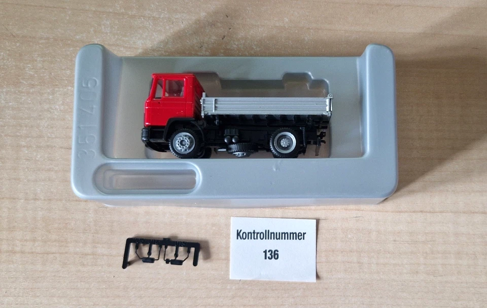 Herpa 866006 MAN F90 autocarro cassonato ribaltabile rosso 1:87 OVP - Immagine 1 di 4