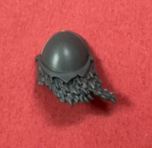 NEW Space Wolves GREY HUNTERS  SHOULDER PAD with PELT - Bits 40K - Picture 1 of 1