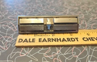 Chevrolet Chevy Camaro 1967 parrilla emblema parrilla frontal OEM pajarita 67 OEM  Foto 1 de 4