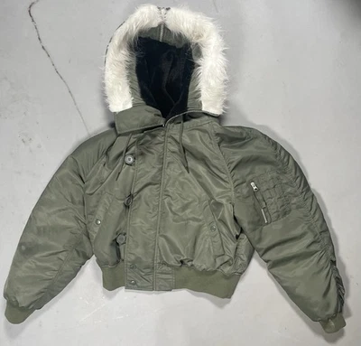 Urban Outfitters BDG Feminino Pequeno Jaqueta Militar Capuz de Pele Bombardeiro N-2B - Imagem 1 de 4