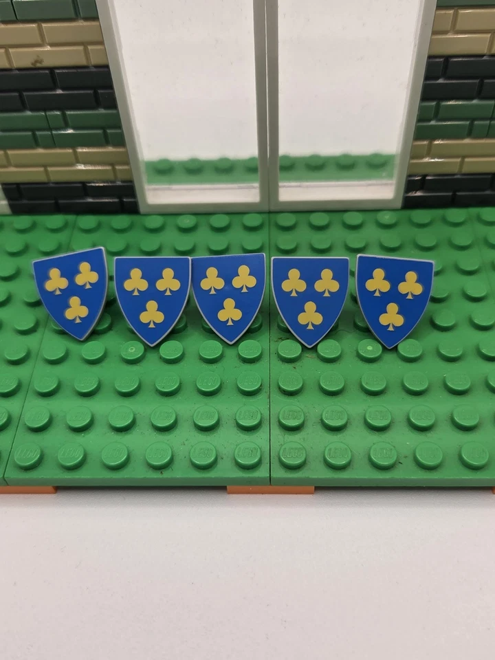 Lego Castillo Minifigura Escudo Triangular 5 Trifolios Amarillos Sobre Fondo Azul Foto 1 de 1