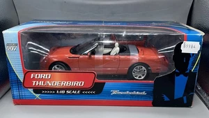 Paul's Model Art 10013 Ford Thunderbird Jinx in Die Another Day OO7  1:18  - Picture 1 of 24