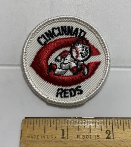Vintage Cincinnati Reds Baseball Team 2” Round Kraft Foods Promotional Patch - Picture 1 of 2