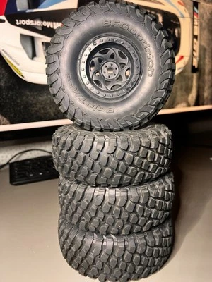 Axial Bomber 2.2 Reifen + Felgen 4 Stk. NEU AX31325 - Bild 1 von 2