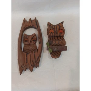 Conjunto de búho colgante arte popular tallado decoración pared búho de madera vintage en rama - Imagen 1 de 7