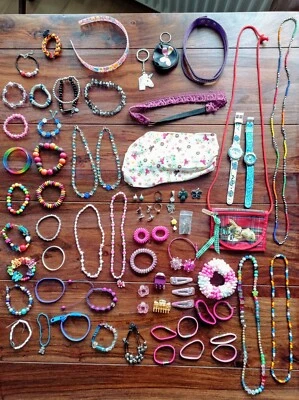 Mädchenschmuck Konvolut 73 Teile Spiegelburg Armbänder Ketten Haargummis... - Bild 1 von 4