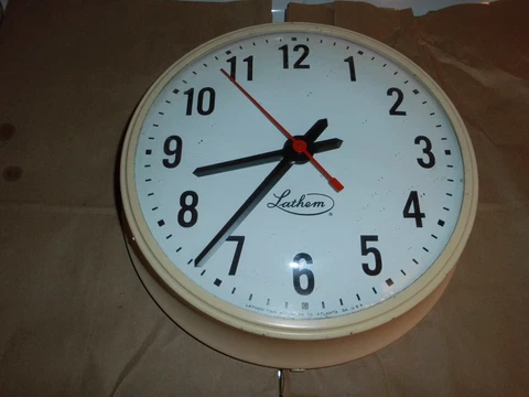 VINTAGE LATHEM HAND SET WALL CLOCK WORKS EASY MOUNTING Cover