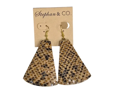 Stephan & Co Women's Trendy Wood Brown Leather Gold Plated Earrings NWT - Image 1 of 3