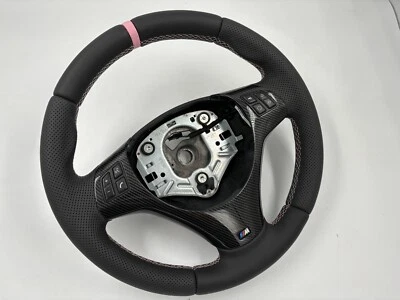 Volante BMW E90 E92 E82 E88 E93 E81 E91 E87 M ROSA - Imagem 1 de 4