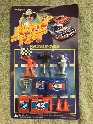 1984 Ja-Ru RICHARD PETTY #43 STP Racing Movies Figure & Cars Playset NEW Cover