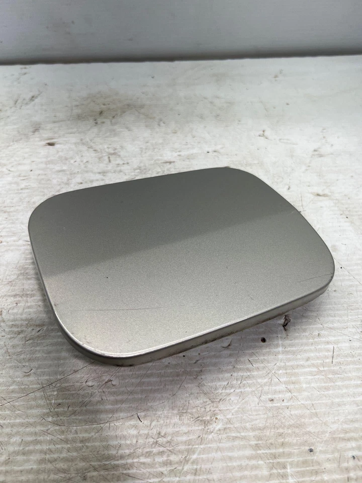 2004 2005 2006 2007 2008 2009 2010 TOYOTA SIENNA Fuel Tank Door - Image 1 of 1