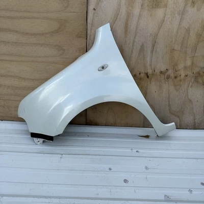 2010 Nissan Cube Front LH/Driver OEM Fender Glaicer Pearl - Imagem 1 de 4