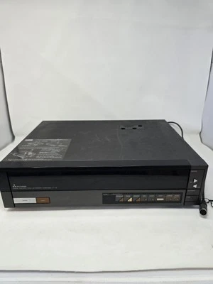 Tocadiscos de seguimiento lineal Mitsubishi LT-70 Foto 1 de 4