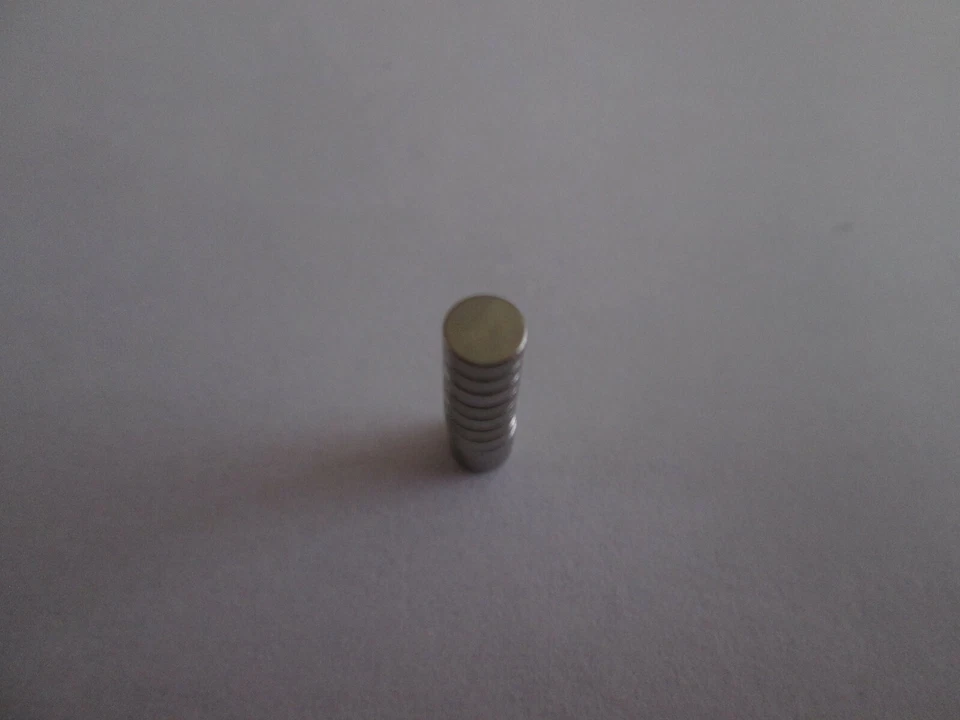 Lot 10 Petit Aimant Neodyme Neodium Disque Rond Fort Strong Magnet 5mm x 2mm - Photo 1/1