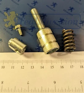 Ressort et serre-câble de tension de capote Peugeot 504 cabriolet - Picture 1 of 2