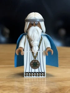 Lego Vitruvius with Medallion Minifigure The Lego Movie - Picture 1 of 2
