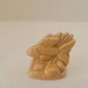 Figura de té rosa roja de pescado Wade England - Imagen 1 de 2