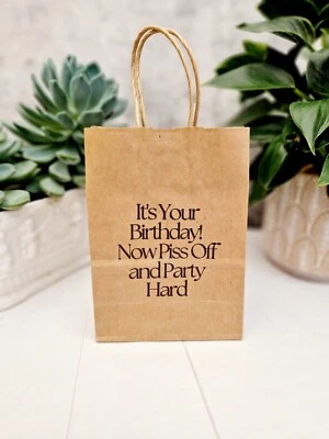 Смешной подарок на день рождения сумка. Юмористическая, нахальная грубая уникальная бумажная новинка сумка на день рождения - Изображение 1 из 4