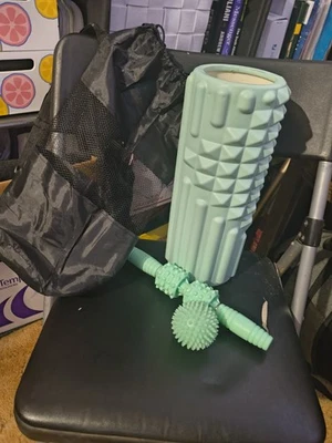 Herramientas de rodillo de automasaje de espuma de 4 piezas con bolsa de fácil transporte Foto 1 de 4