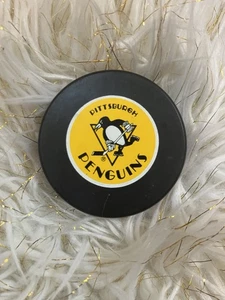 Vintage 1990s Pittsburgh Penguins NHL Official Puck John A Zeigler Trench Hockey - Bild 1 von 8