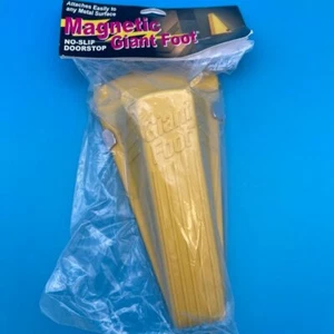 Riesiger Fuß Türstopper, magnetisch, gelb - strapazierfähig, rutschfest, 6-3/4""L x 3-1/2""B x - Bild 1 von 2