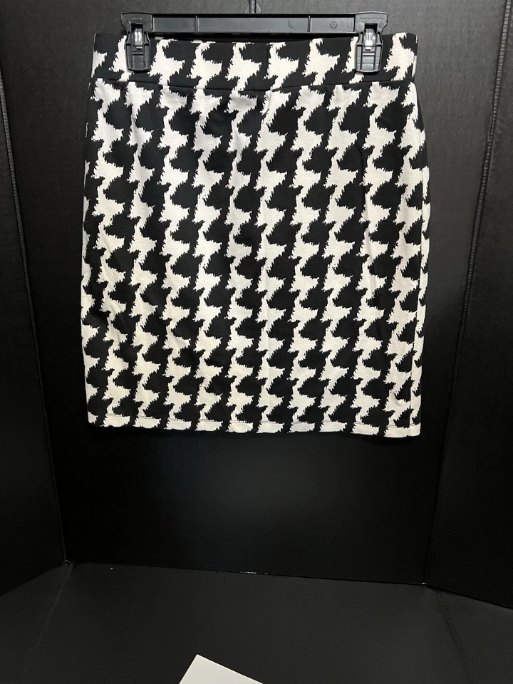 NWOT Attention Women's Pull On Knit Skirt w/ Enlarged Houndstooth Print. Size M Foto 1 de 1
