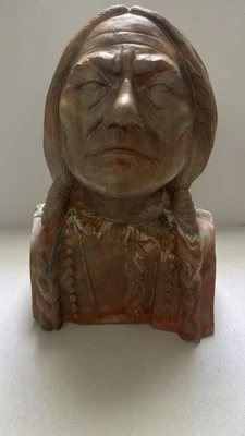 Comanche Pottery Texas Sitting Bull Bust Lakota Tribal Chief Carved Statue 1992 Foto 1 de 4
