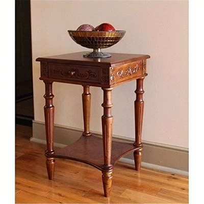 Mesa quadrada de madeira esculpida International CaravanInternational Caravan - Imagem 1 de 2