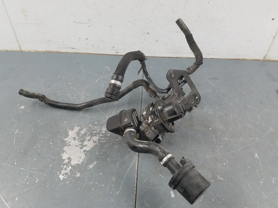 2016 14 15 16 17 Audi RS7 quattro дополнительный насос охлаждающей жидкости в сборе #4402 X6 - Изображение 1 из 4