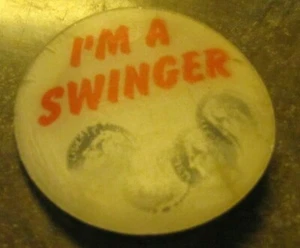 Vintage I’m A Swinger Dime Lenticular Pinback Pin Button Topps Chewing Gum - Bild 1 von 2